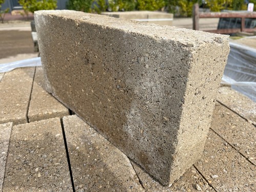 Concrete block 4n - 10.4n, dense